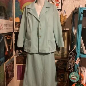 Vintage 60s-70s Mint Green Women's Skirt Suit